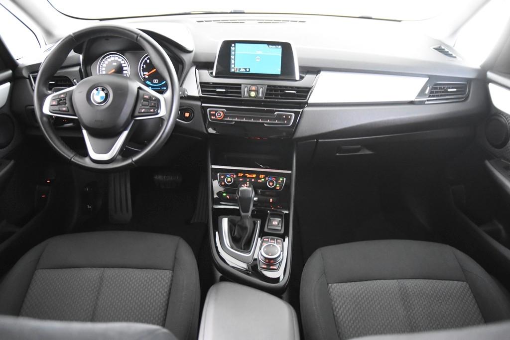 BMW 225