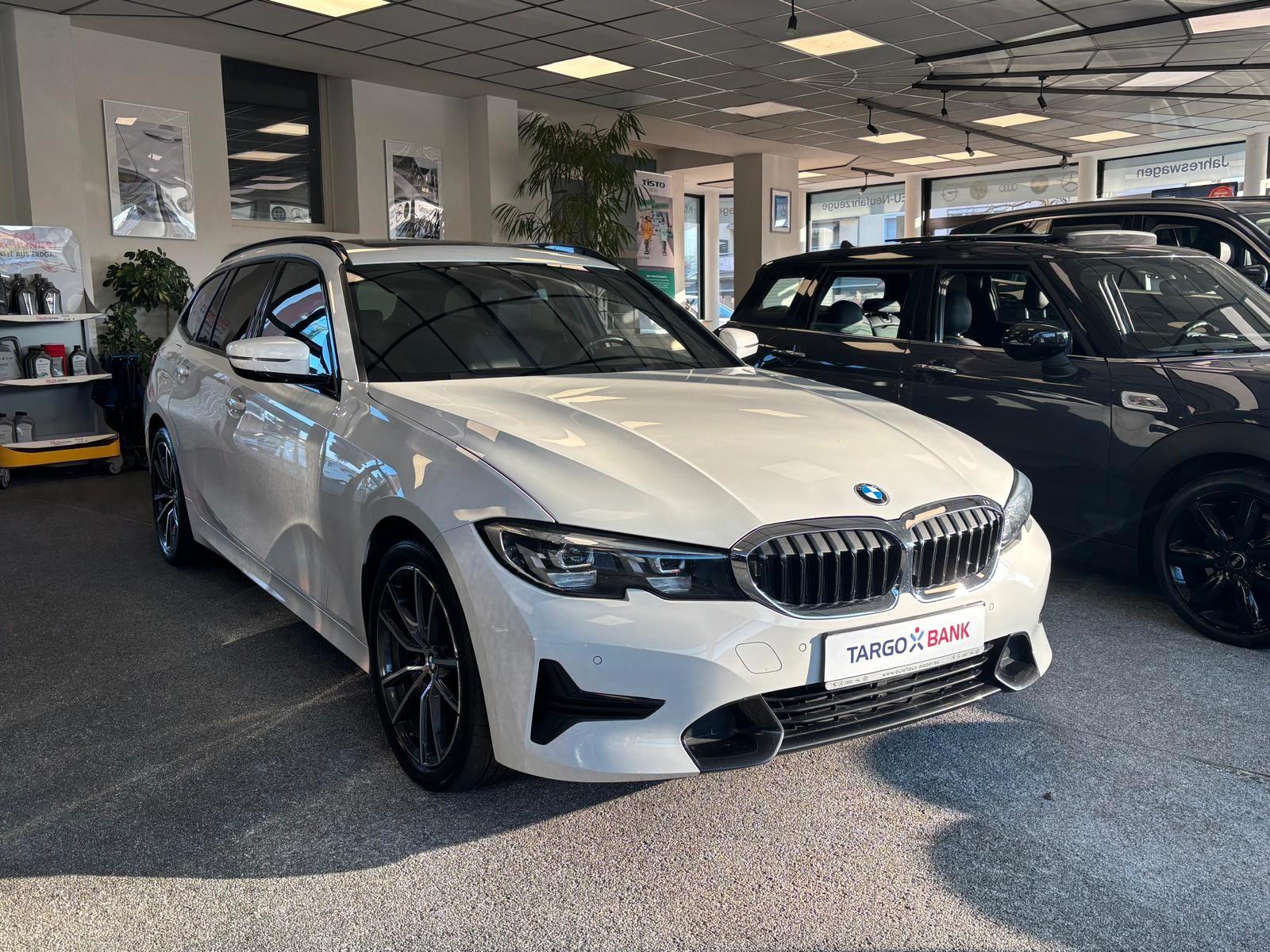 BMW 320 d Touring Sport Line+Panorama+Himmel schwarz