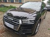 Audi Q5 50 TFSI e quattro basis 2.0 TFSI Metallic - mit Hybrid-Antrieb: Metallic