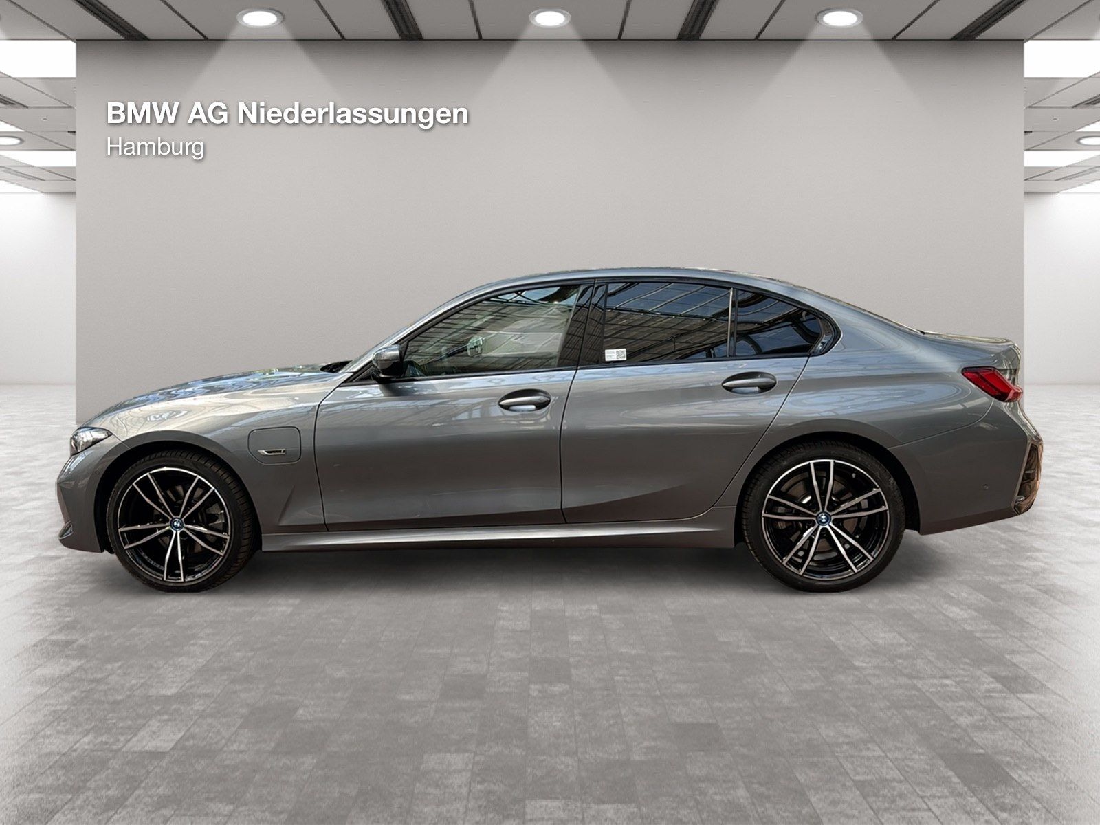 BMW 330e Limousine M Sport Navi Kamera HiFi foto 2