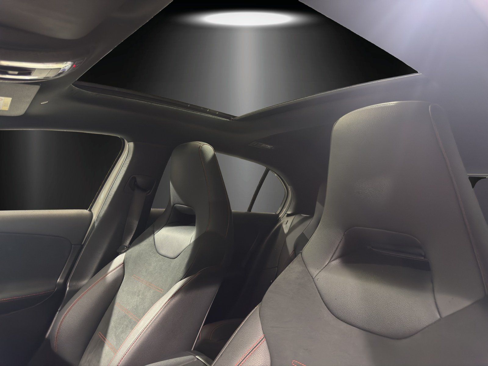 Fahrzeugabbildung Mercedes-Benz A 180d AMG Pano MULTIBEAM KeyGO NIGHT Kamera