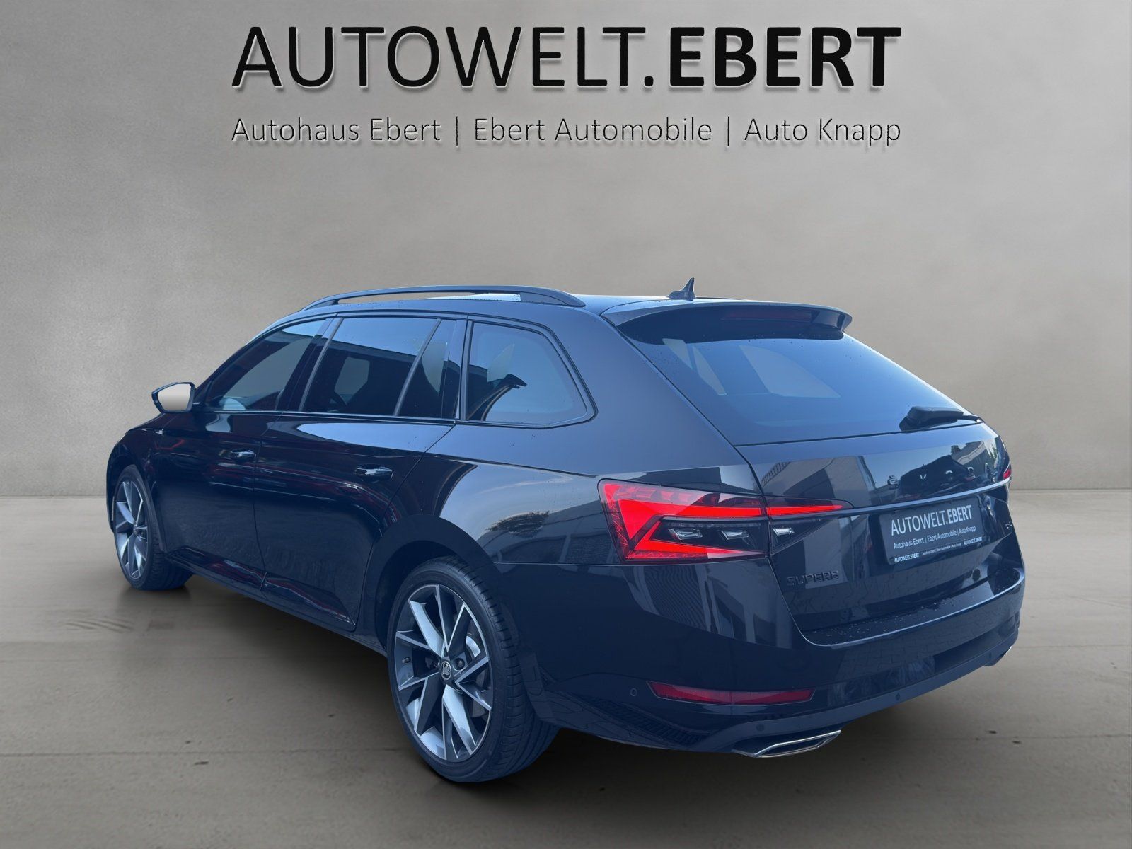 Fahrzeugabbildung SKODA Superb Combi 2.0 TSI Sportline 4x4/AHK/360°CAM/