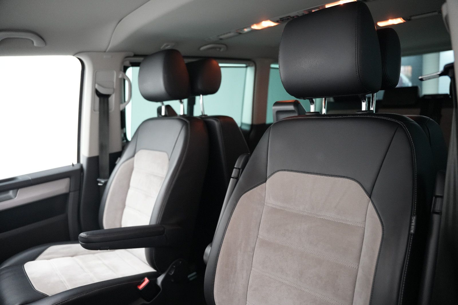 Fahrzeugabbildung Volkswagen T6 Multivan Generation S *7-Sitz*DynAudio*Kamera