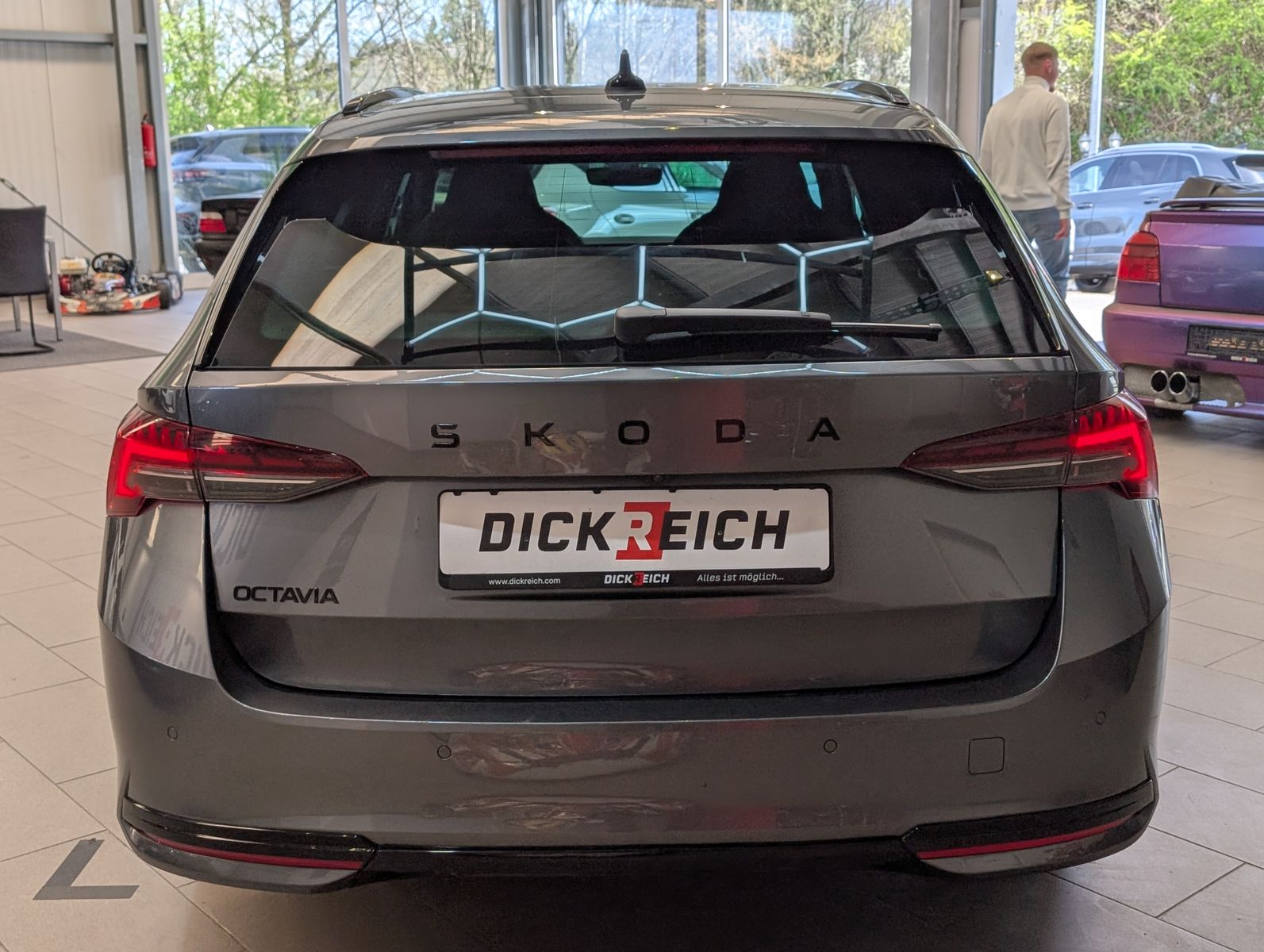 Fahrzeugabbildung SKODA Octavia 2.0 TDI DSG Sportline Matrix 5J-Garantie