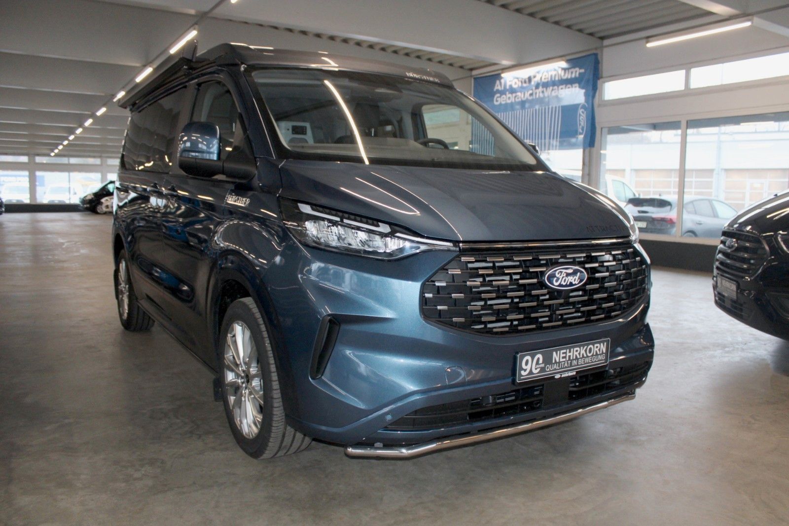 Fahrzeugabbildung Bürstner Ford COPA Attractive L1 Titanium MARKISE