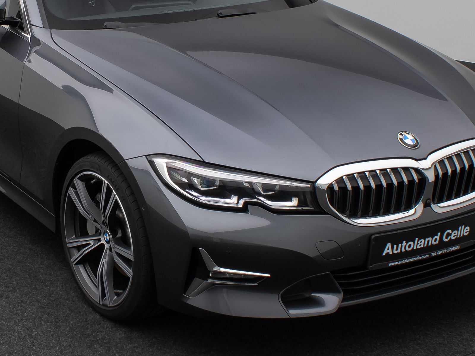 Fahrzeugabbildung BMW 330e Luxury Line 360°HiFi DAB Alarm Sport 19Zoll