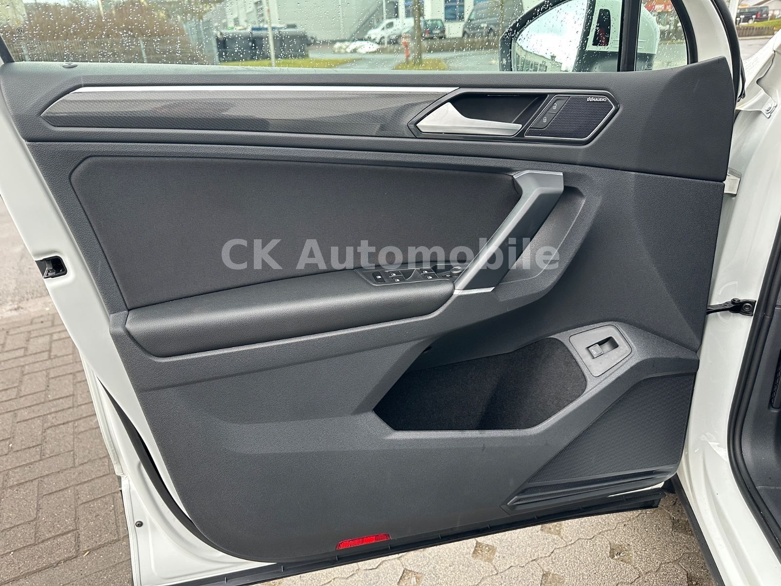 Fahrzeugabbildung Volkswagen Tiguan Highline DSG 2.0TDI 4Motion/Head-Up/Pano