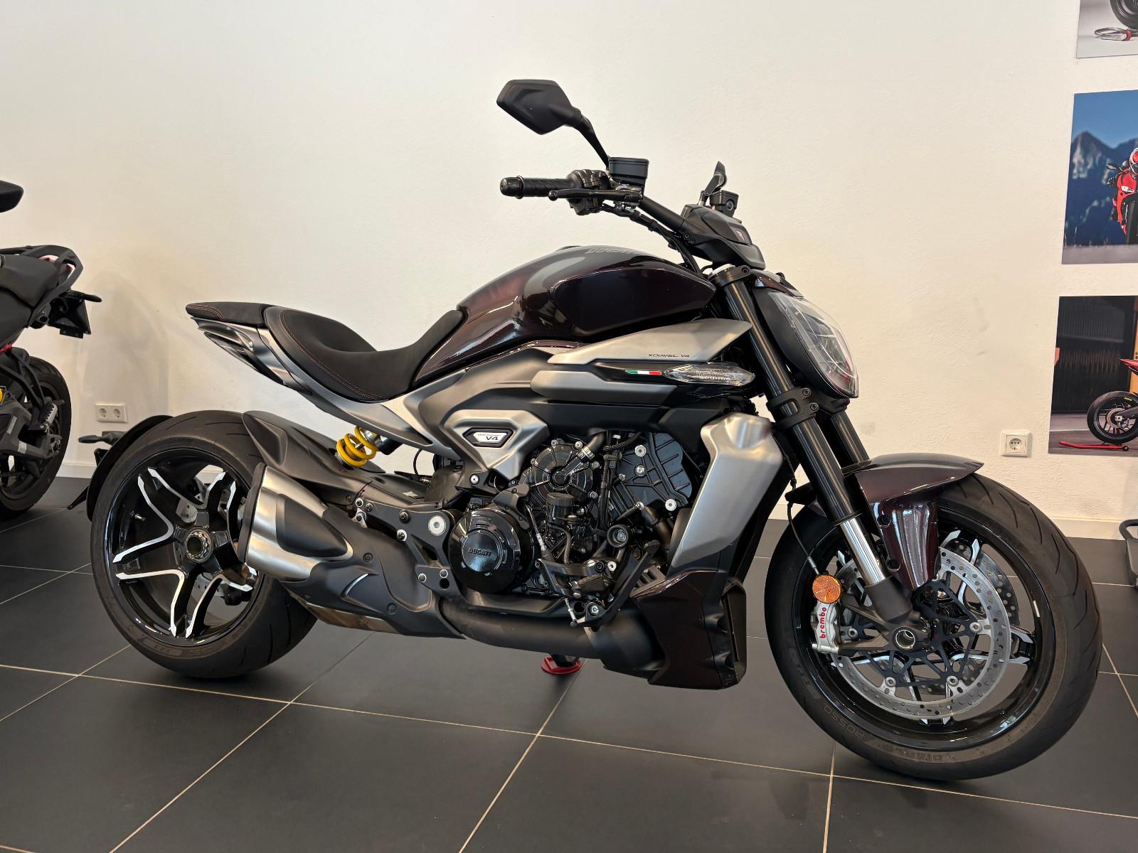 Ducati X Diavel V4