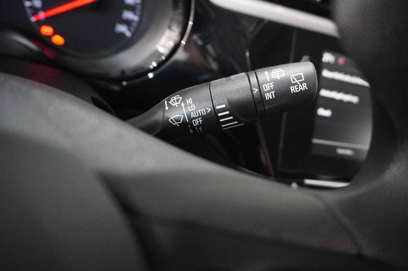 Fahrzeugabbildung Opel Corsa F 1.2 EDITION NAVI/TEMP/PDC/SPORT/DAB+