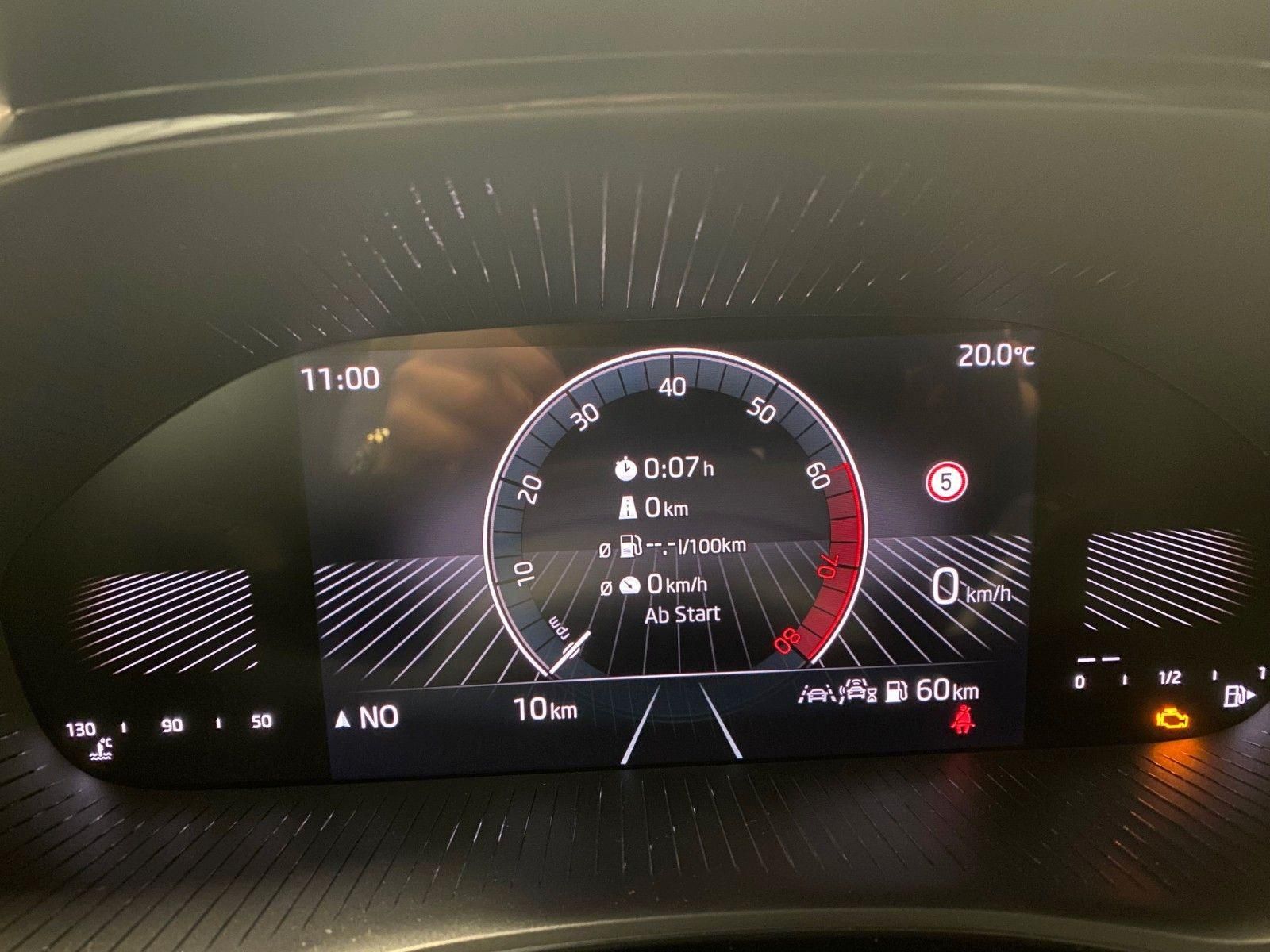 Fahrzeugabbildung SKODA Fabia 1.0l TSI Selection+KAMERA+KLIMATRONIC+ALU+