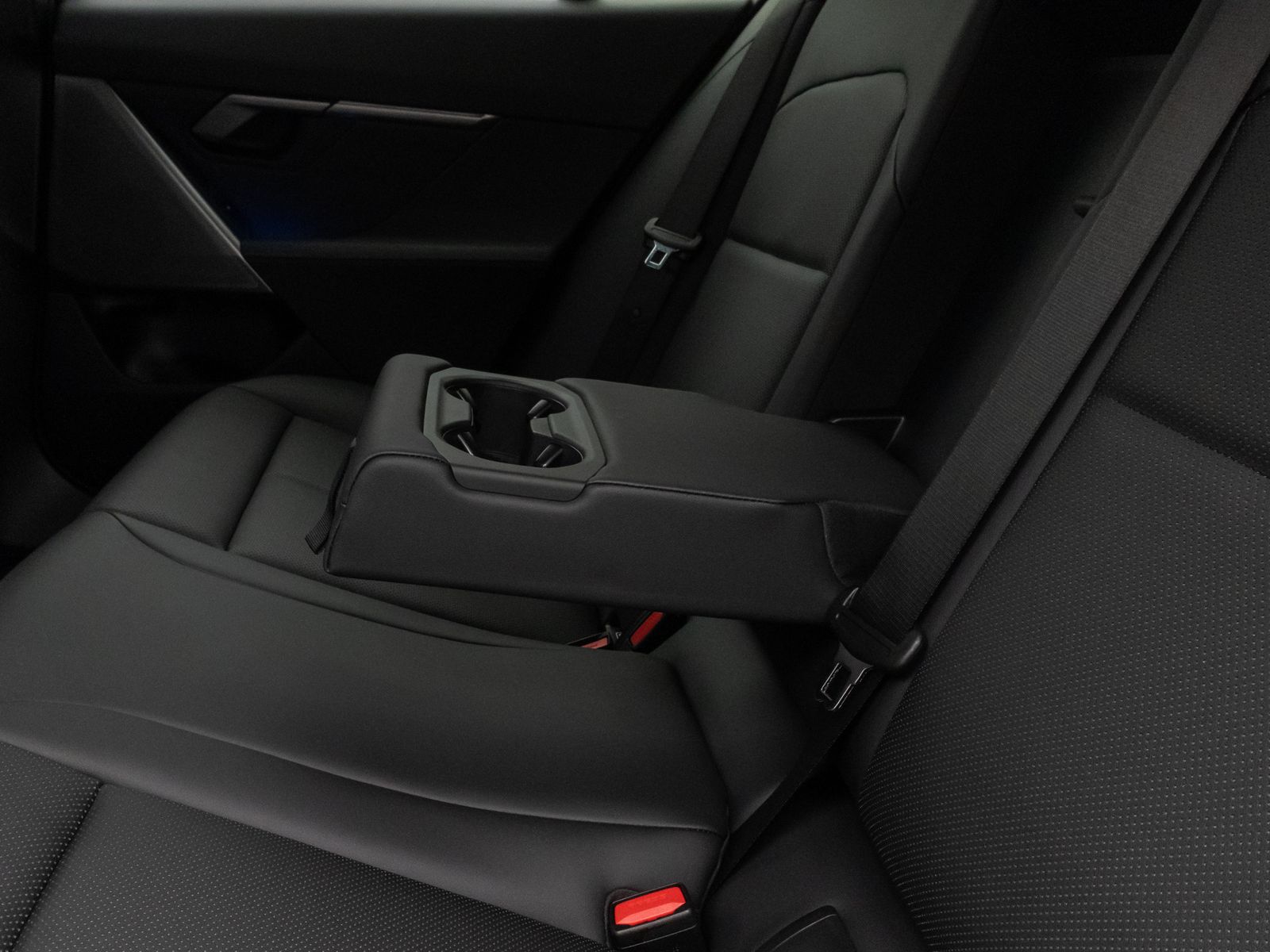 Fahrzeugabbildung BMW 520d Kamera DAB H/K Leder AdaptivLED Alarm Sport