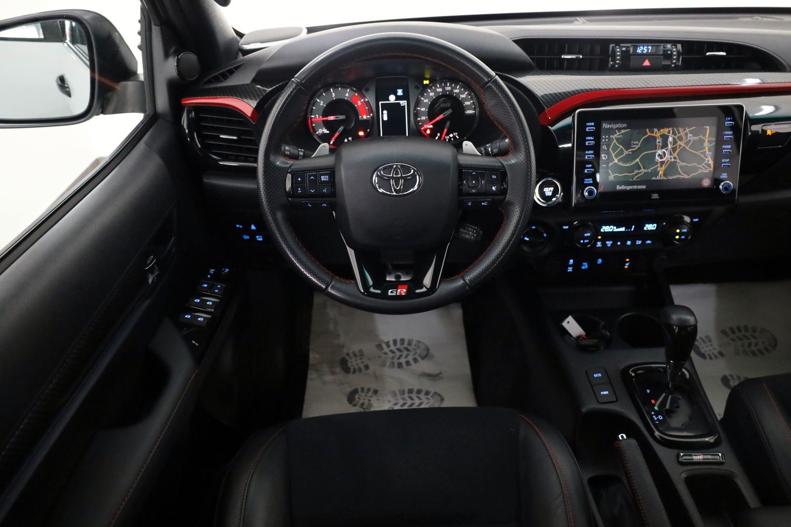 Fahrzeugabbildung Toyota Hilux 2.8 D-4D GR Sport,Alcantara,ACC,Rollo, AHK