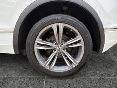 Fahrzeugabbildung Volkswagen Tiguan Highline 2.0 TDI 4MOTION PANO*360°*NAVI!!