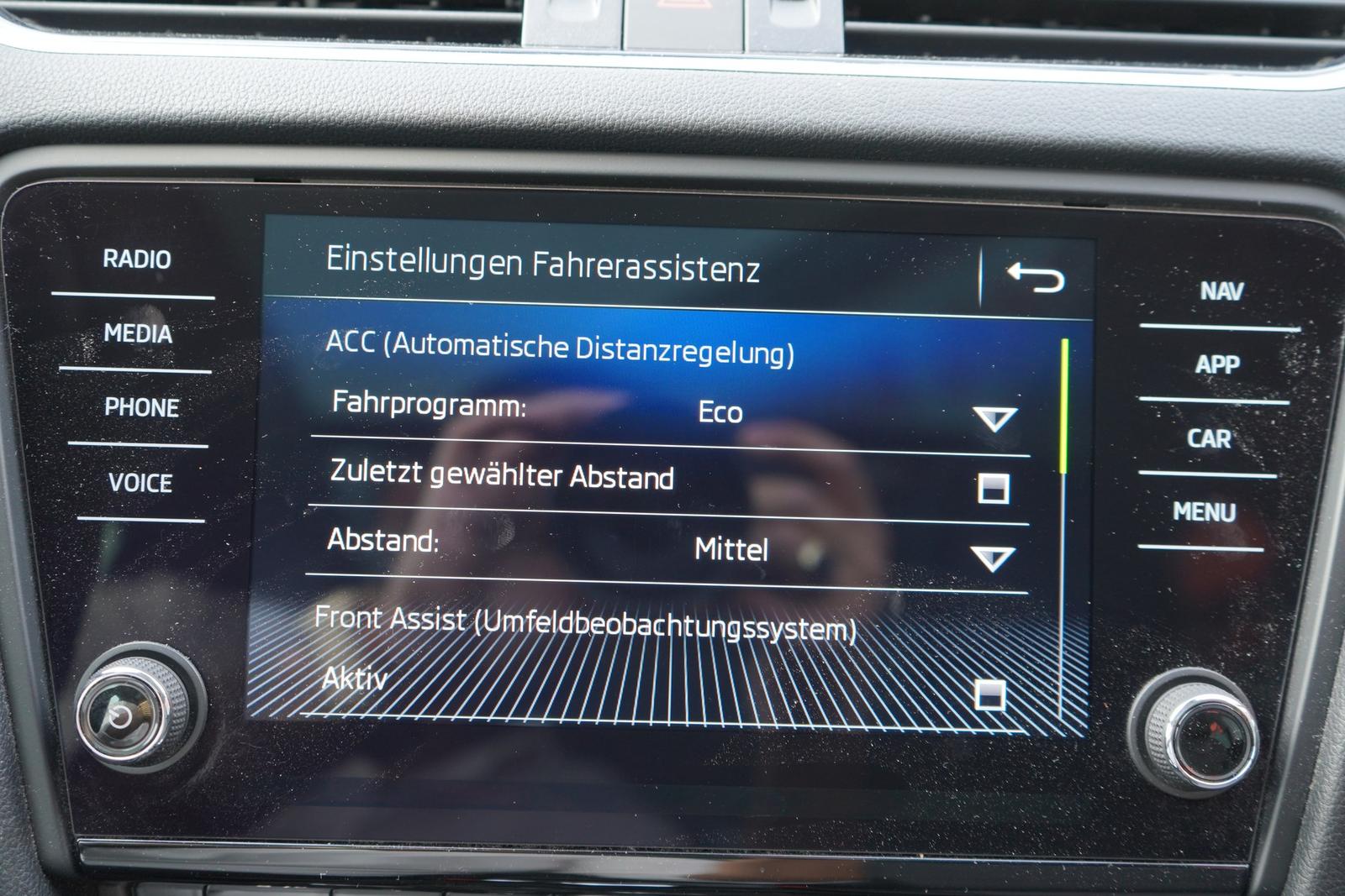 Skoda Octavia 1.6 TDI Premium Edition Panorama ACC LED