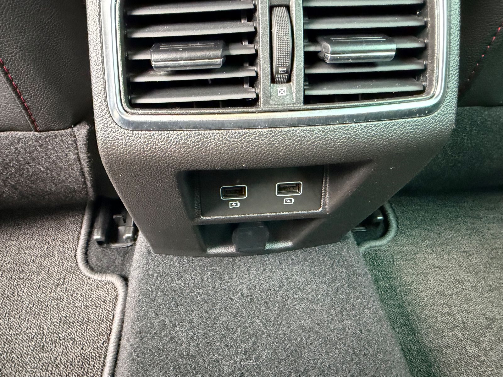 Fahrzeugabbildung Renault Megane IV Grandtour R.S. LINE 1-HD NAVI LED BOSE