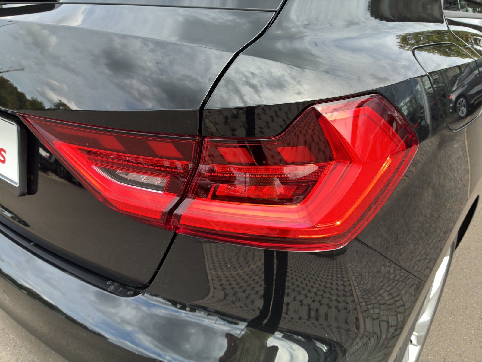 Fahrzeugabbildung Audi A1 Sportback 30 1.0 TFSI advanced LED,Navi,SHZ