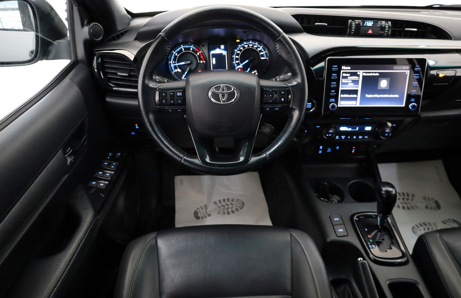 Fahrzeugabbildung Toyota Hilux DoKa Invincible,Leder,ACC,HardTop,AHK