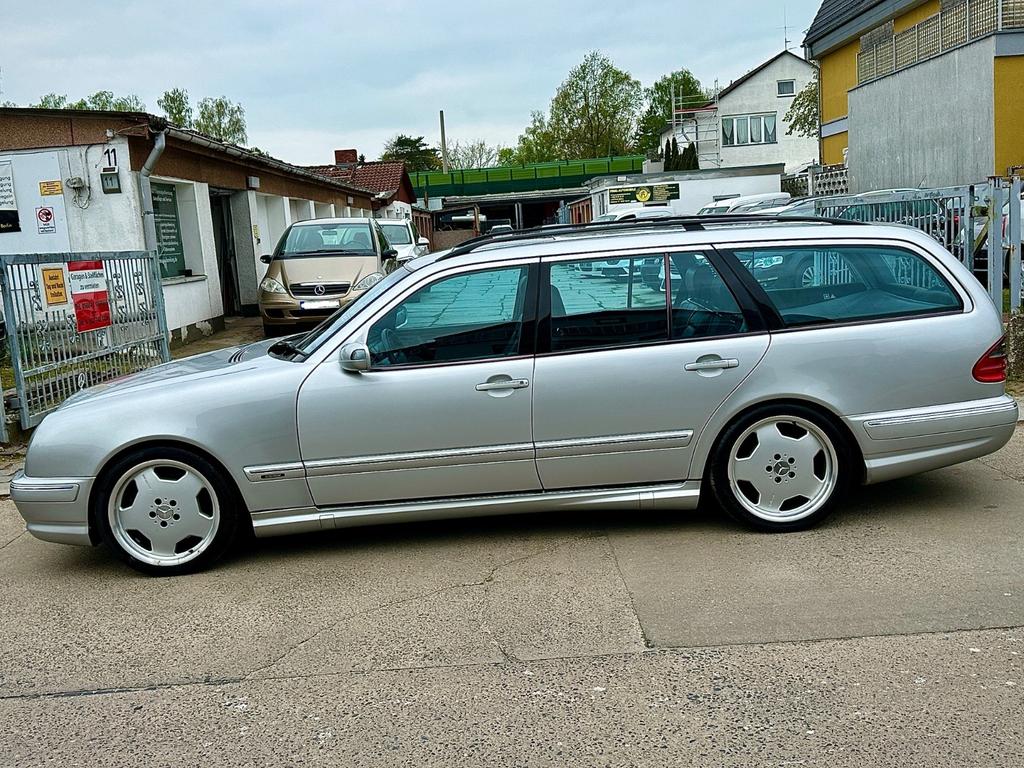 Mercedes-Benz E 55 AMG