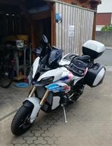 BMW s1000xr mit KD-Paket und Garantieverlängerung - Motorräder in Nürnberg