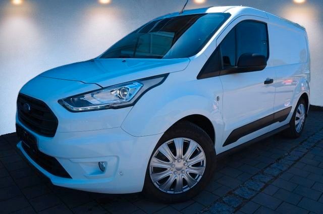 Ford TRANSIT CONNECT**AUT**NAV=XENON=ACC=3SITZ=AHK=E6