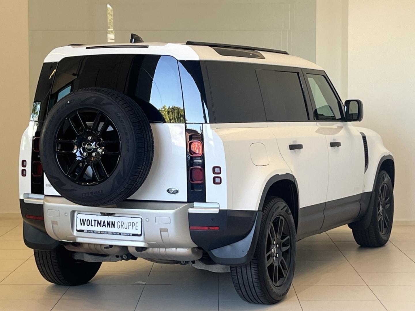 Land Rover Defender 110 D250 Hard Top AHK Winterpaket