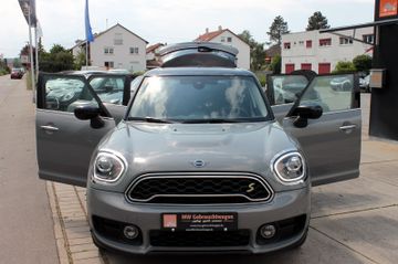 Fahrzeugabbildung MINI Cooper SE Countryman All 4 Steptr. LED PDC ACC