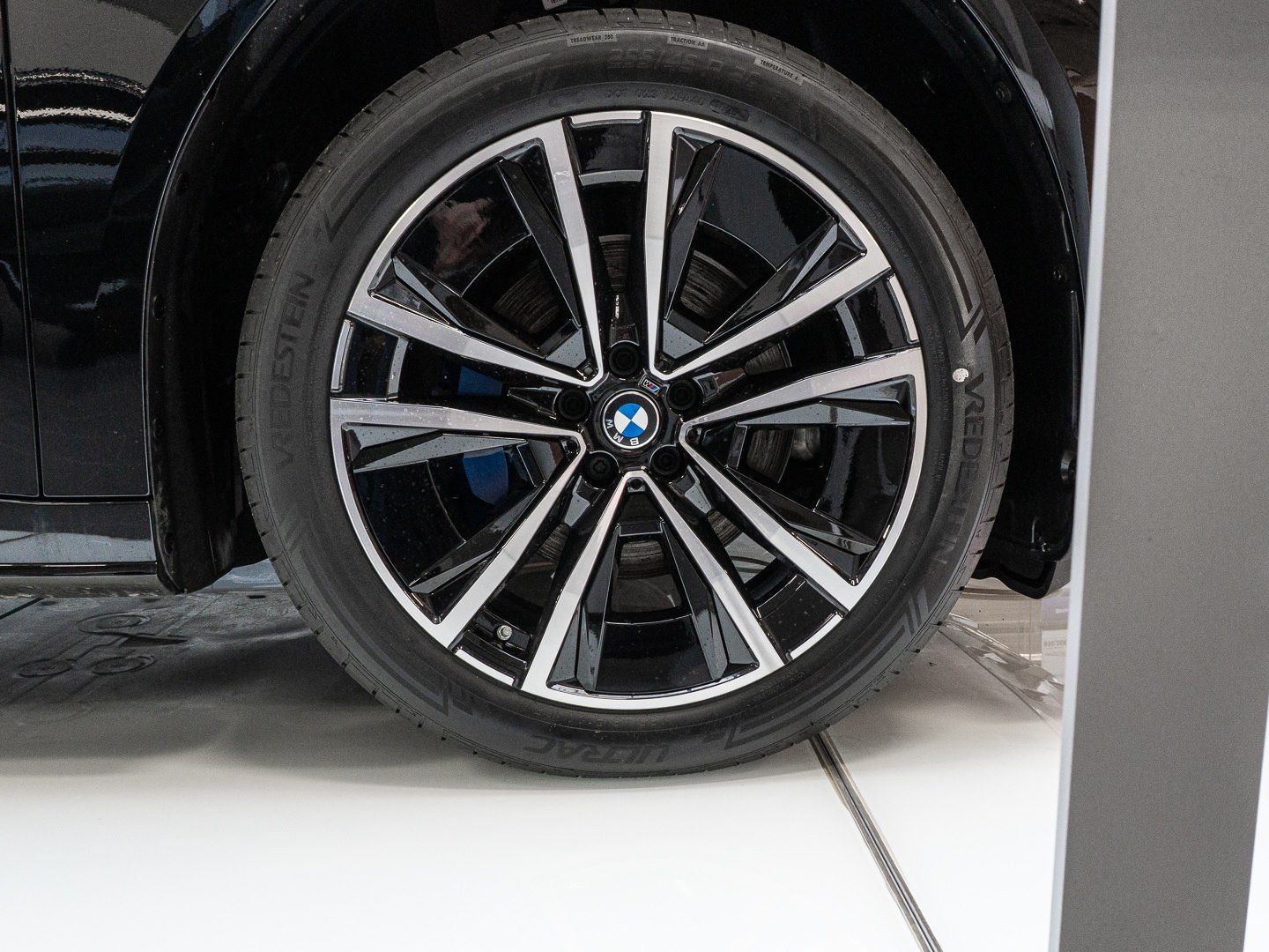 BMW iX3 - Bild 3