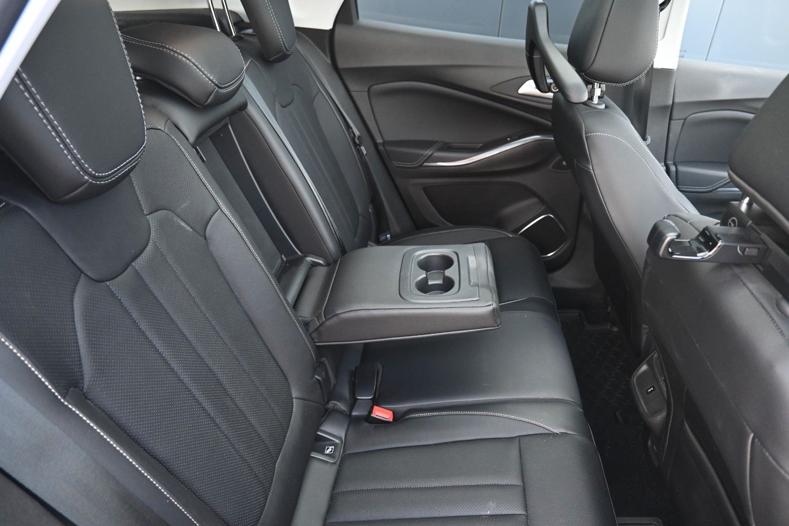 Fahrzeugabbildung Opel Grandland (X) 1.6 Turbo Autom. Ultimate*Pano*ACC