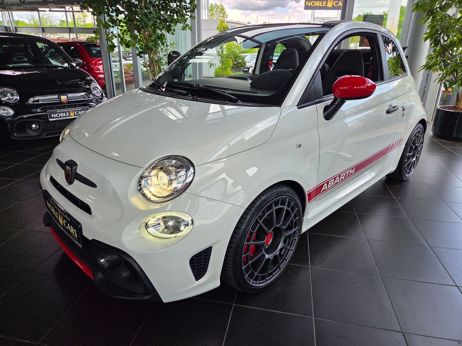 Fahrzeugabbildung Abarth 595 C Esseesse Beats XENON NAVI ALU