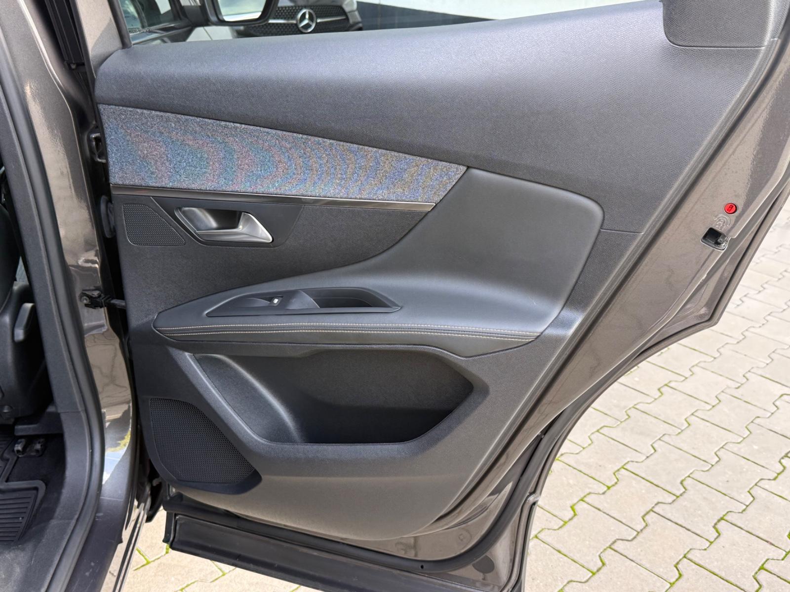 Peugeot 3008 1.5 BlueHDi Allure/GT-Line/DAB/Navi/360°/LM