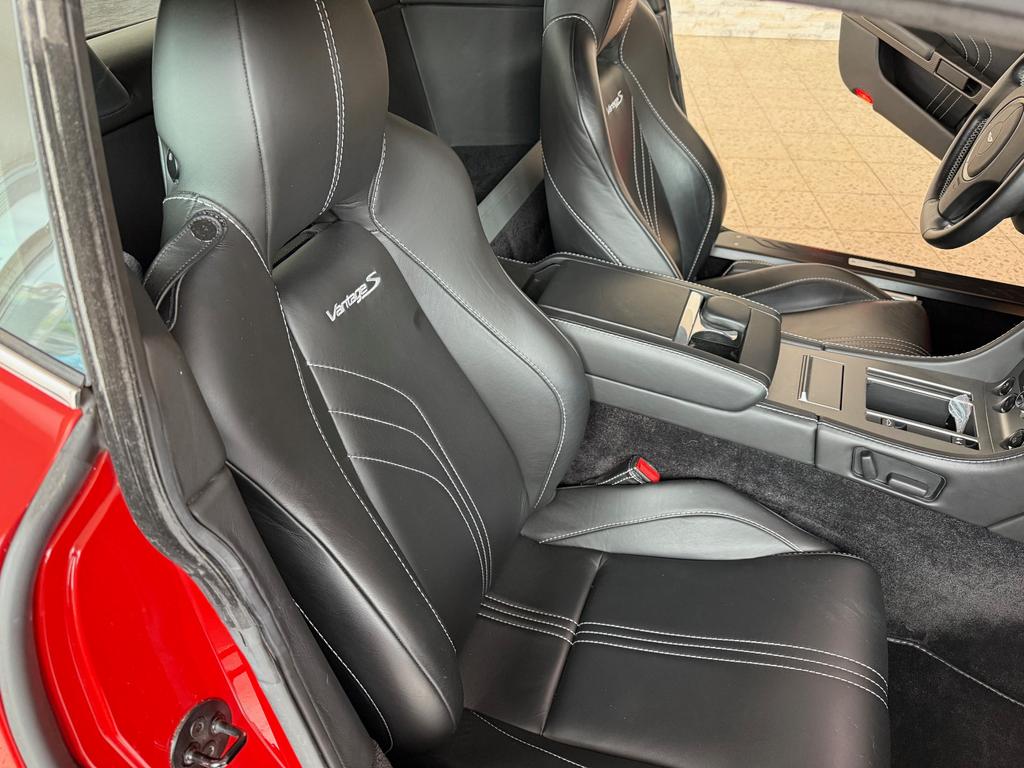 Aston Martin V8 Vantage