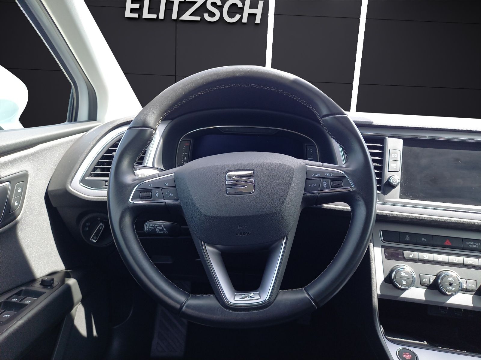Fahrzeugabbildung SEAT Leon Sportstourer Xcellence 1.5 TSI ACT ACC NAVI