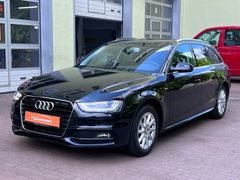 Audi A4 Avant Attraction s-line Automatik *Navi*