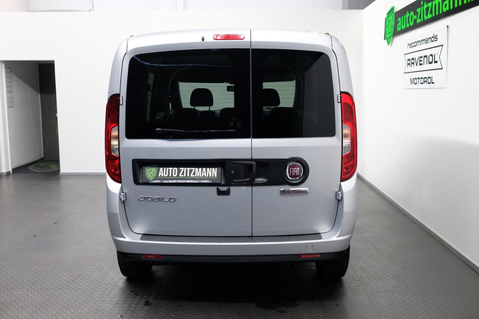 Fahrzeugabbildung Fiat Doblo Serie 2 Kombi L1H1 SX 1,6 Multijet 5-Sitze