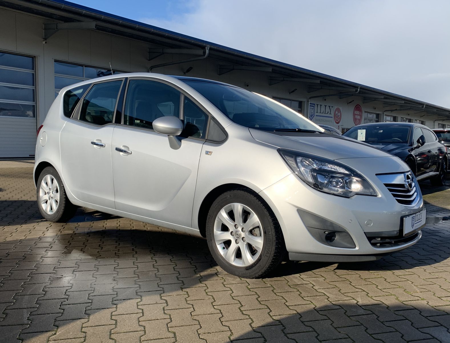Fahrzeugabbildung Opel Meriva 1.4*Innovation*Pano*Temp*SHZ*LHZ*Navi*