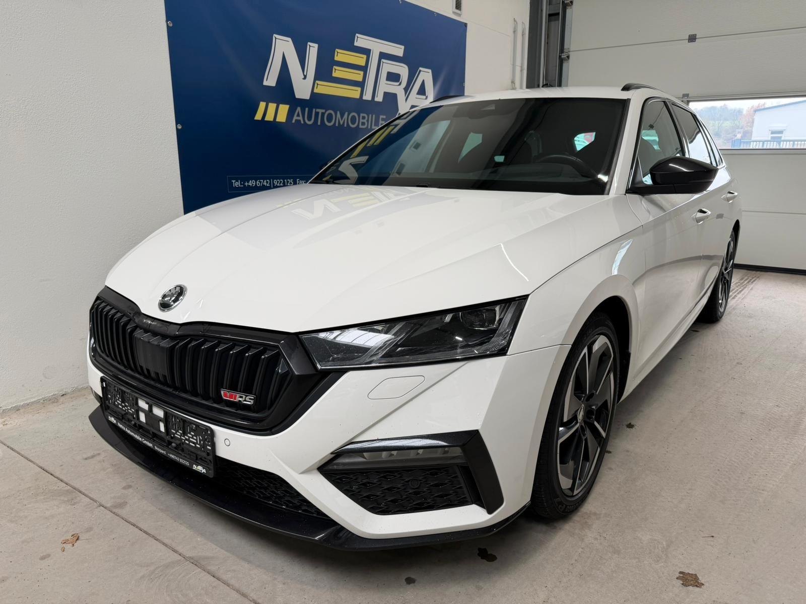 Skoda Octavia Combi RS*HEAD-UP*LED*CAR-PLAY*KEYLESS*