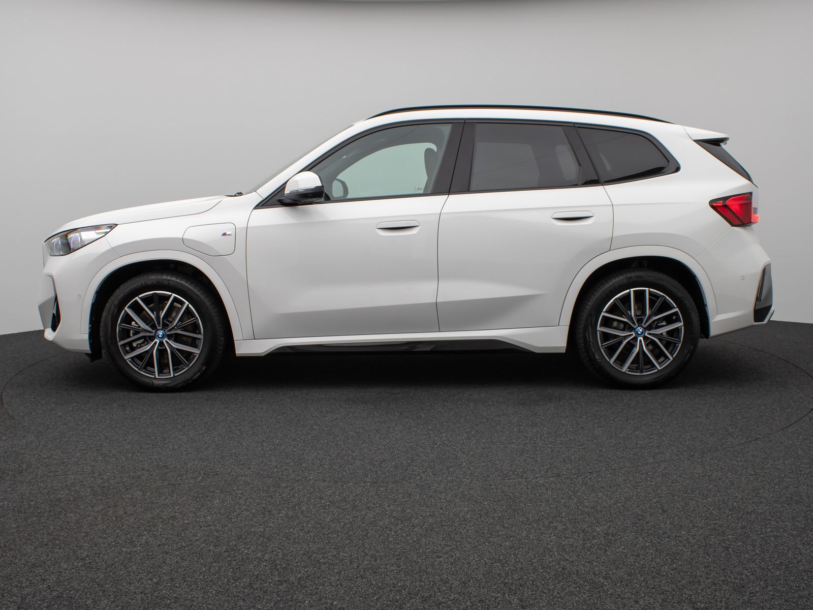 Fahrzeugabbildung BMW X1 xD30e M Sport Panorama 360°HUD DAB H/K AHK