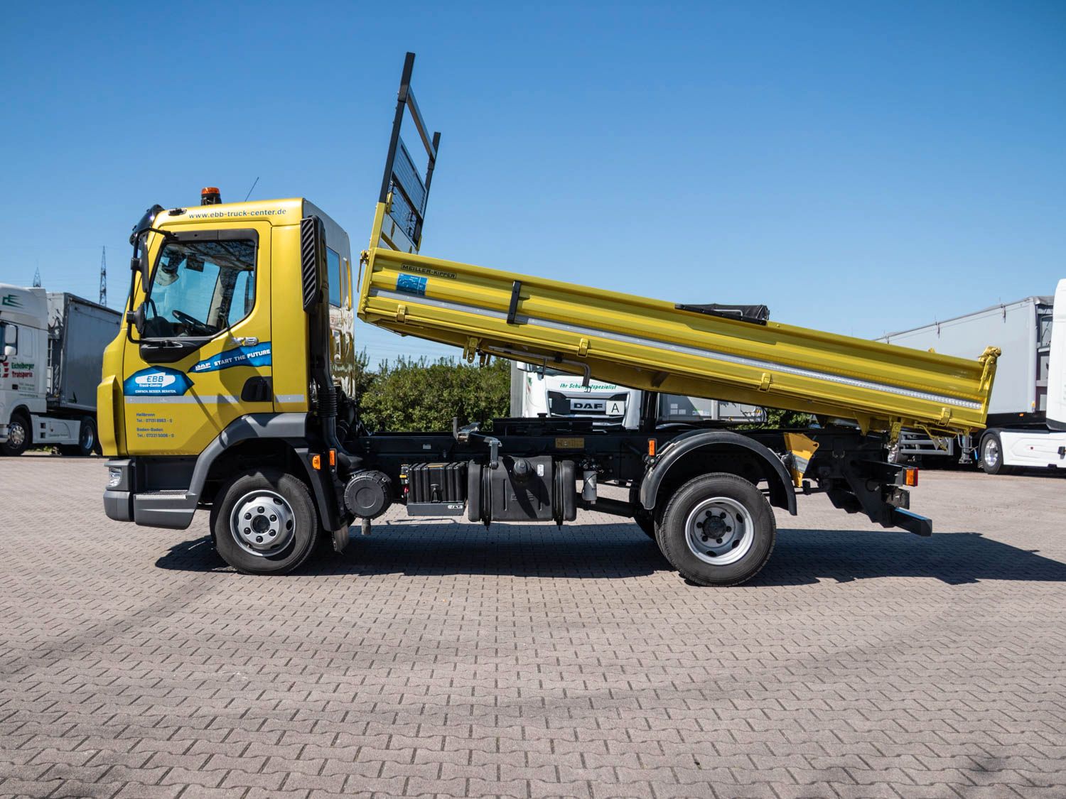Fahrzeugabbildung DAF XB 230 7,5t Meiller Kipper