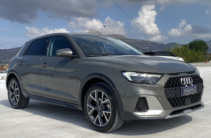 Audi A1 Allstreet Business 1.0 TSI 110CV S-Troni imagem 3