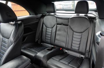 Fahrzeugabbildung BMW 430i Cabrio M Sport|KAMERA|SHADOWLINE|AMBIENTE