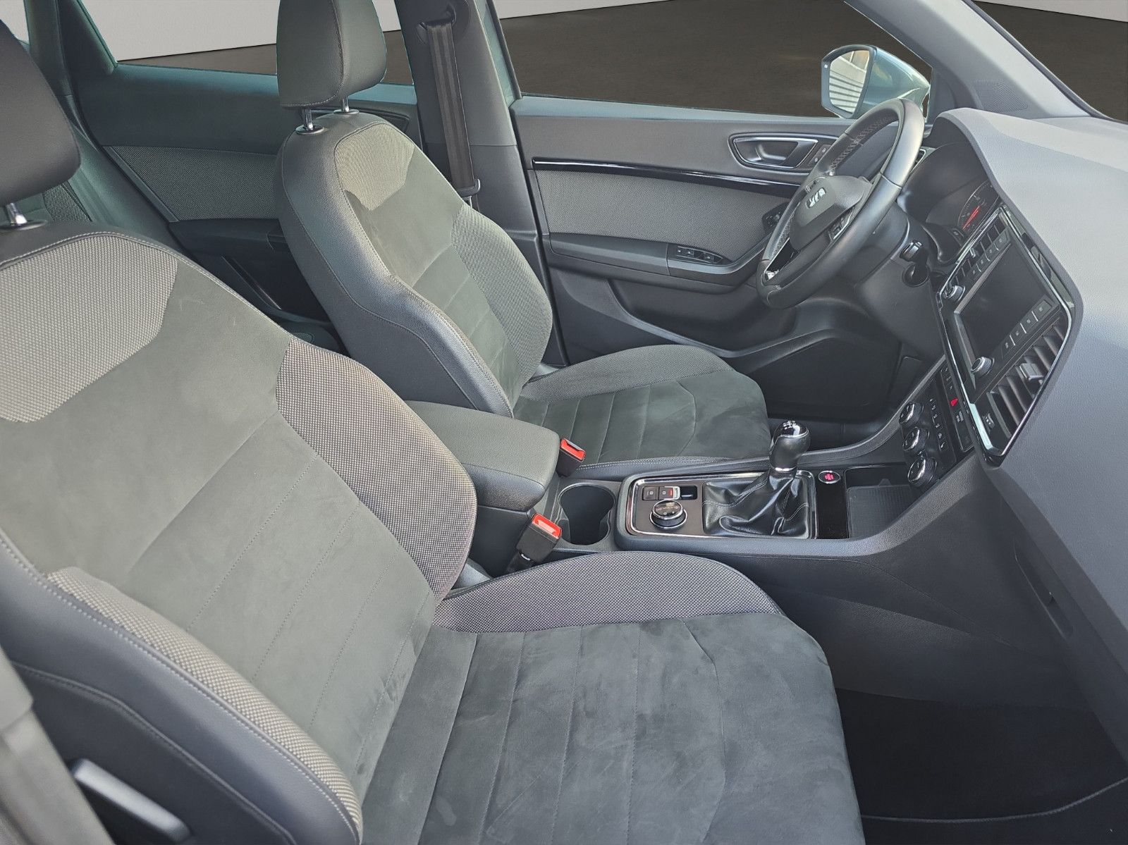 Fahrzeugabbildung SEAT Ateca Xcellence+LED+Navi+PDC+Kamera+AHK