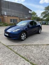 Tesla Model Y Standard Range - blaue Tesla Model Y