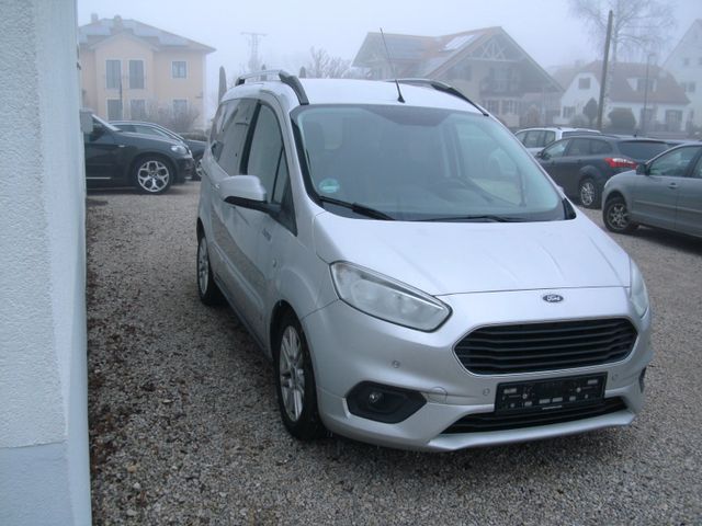 Ford Tourneo Courier Titanium