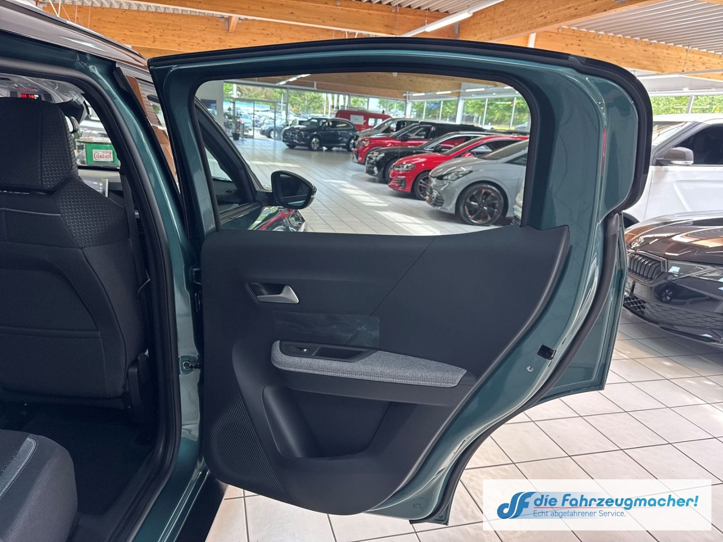 Fahrzeugabbildung Opel Frontera GS 107 kW Navi Digitales Cockpit LED Ap