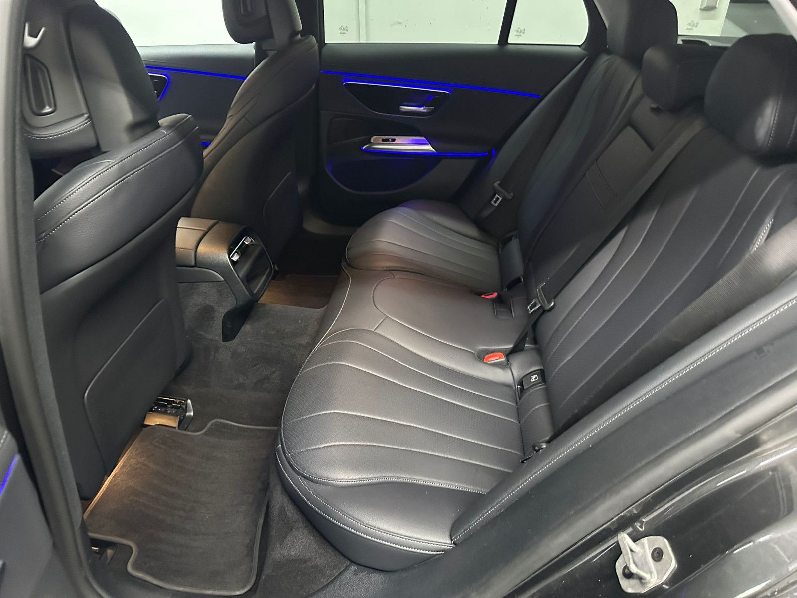 Fahrzeugabbildung Mercedes-Benz E 450 4MATIC T All-Terrain Autom. *AHK*AMBIENTE*