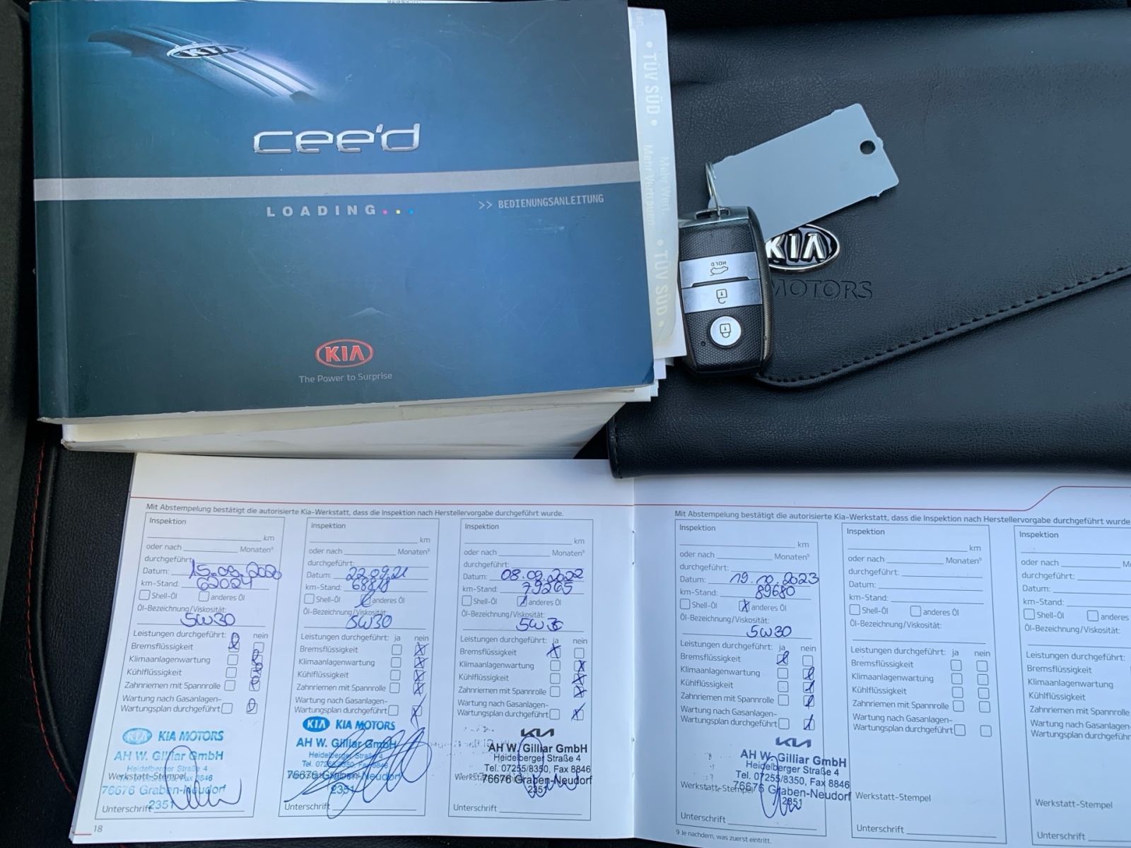 Fahrzeugabbildung Kia Ceed GT-Track 1.6 T-GDI Navi PanDach EXPORT