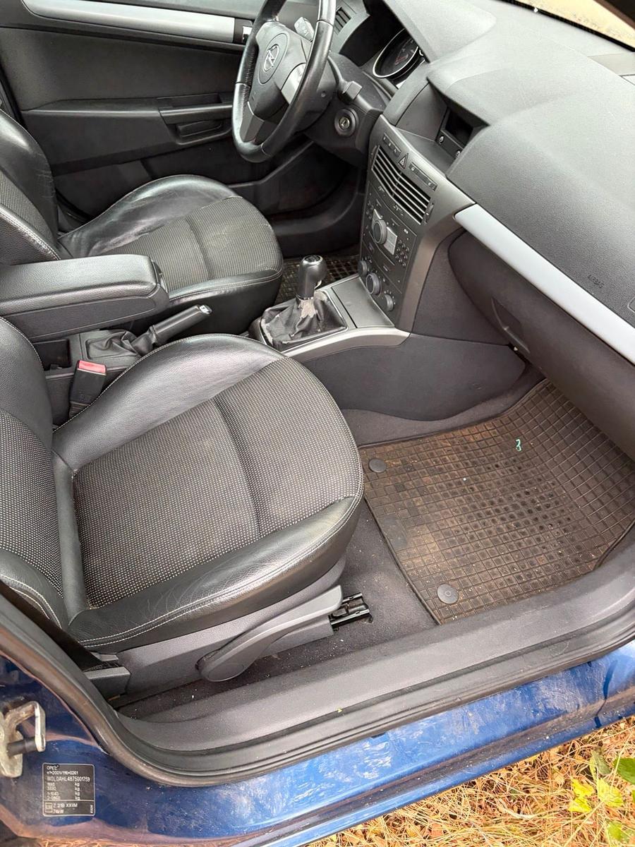 Opel Astra 2008 — photo 8