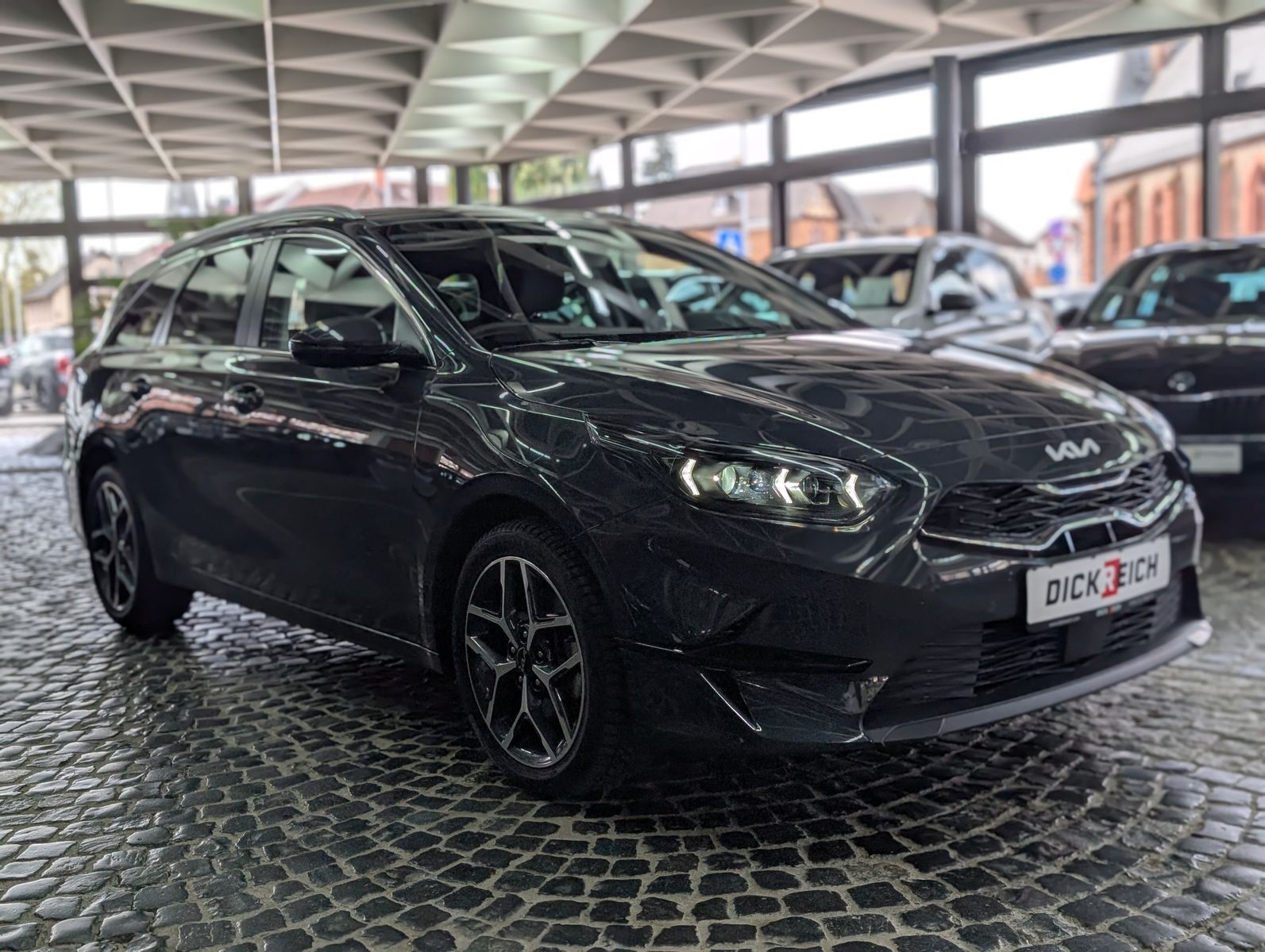 Fahrzeugabbildung Kia cee&amp;apos;d Sportswagon 1.5 Spirit SCC JBL KAM 7J Gar.