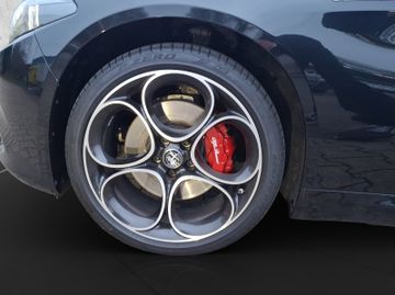 Alfa Romeo Giulia Veloce 2.0 Turbo 16V Q4 Kam.+KeyLess+SHZ