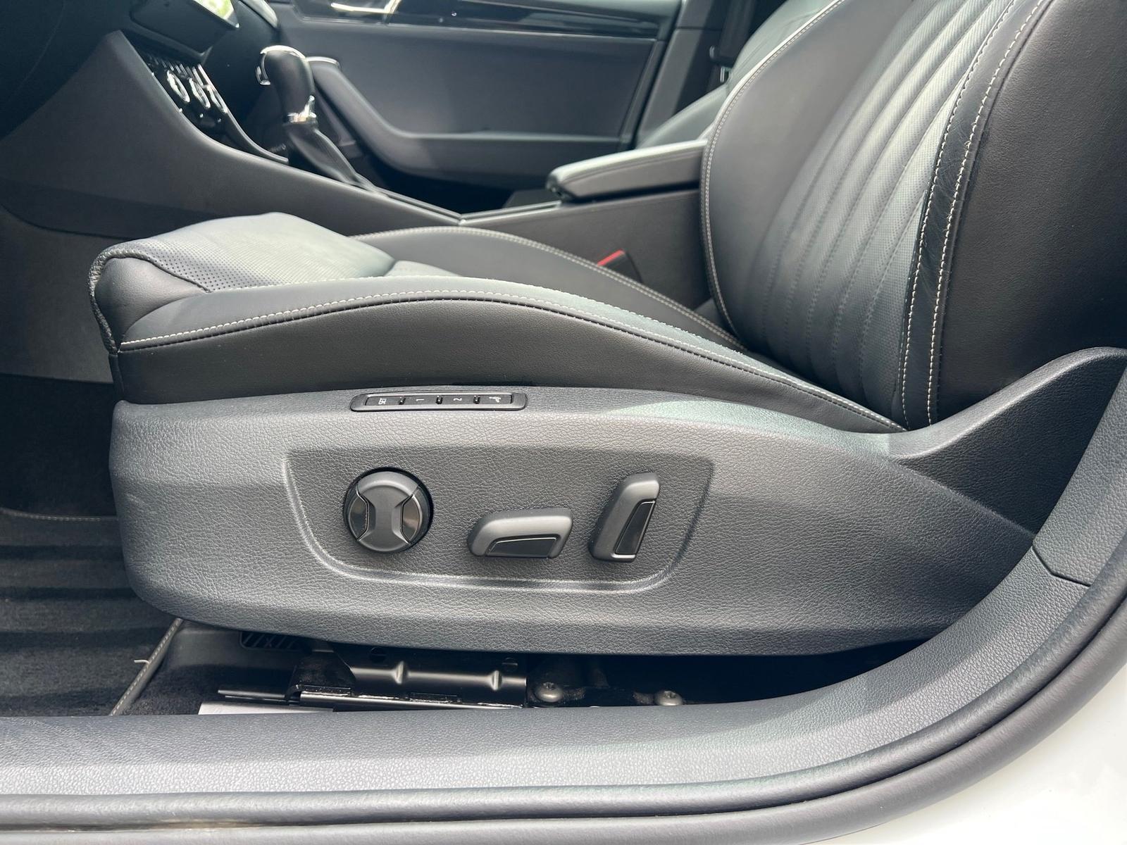 Skoda Superb Combi L&K 4x4 *STDHZ*AHK*PANO*LEDER*MATRI, миниатюра 8